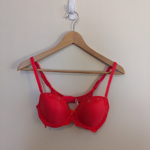 Victoria's Secret Rhinestone Red Bra 32D + 3 Panties Size Small - Picture 3 of 8